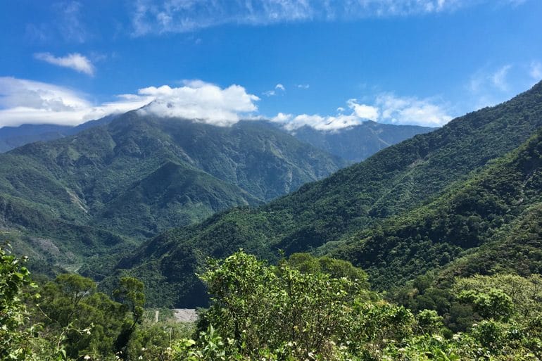 Panoramic shots of mountains see on the JiuBaoShan 久保山 trail