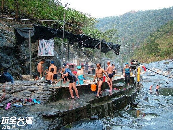 Duona hot springs before it was destroyed - ZuMuShan 足母山