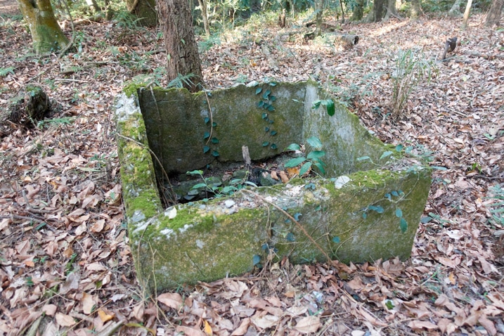 Small concrete structure in the shape of a square